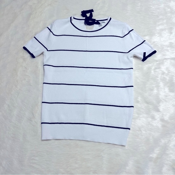 Halogen black and white stretch top with bow closure in‎ back - Picture 1 of 4